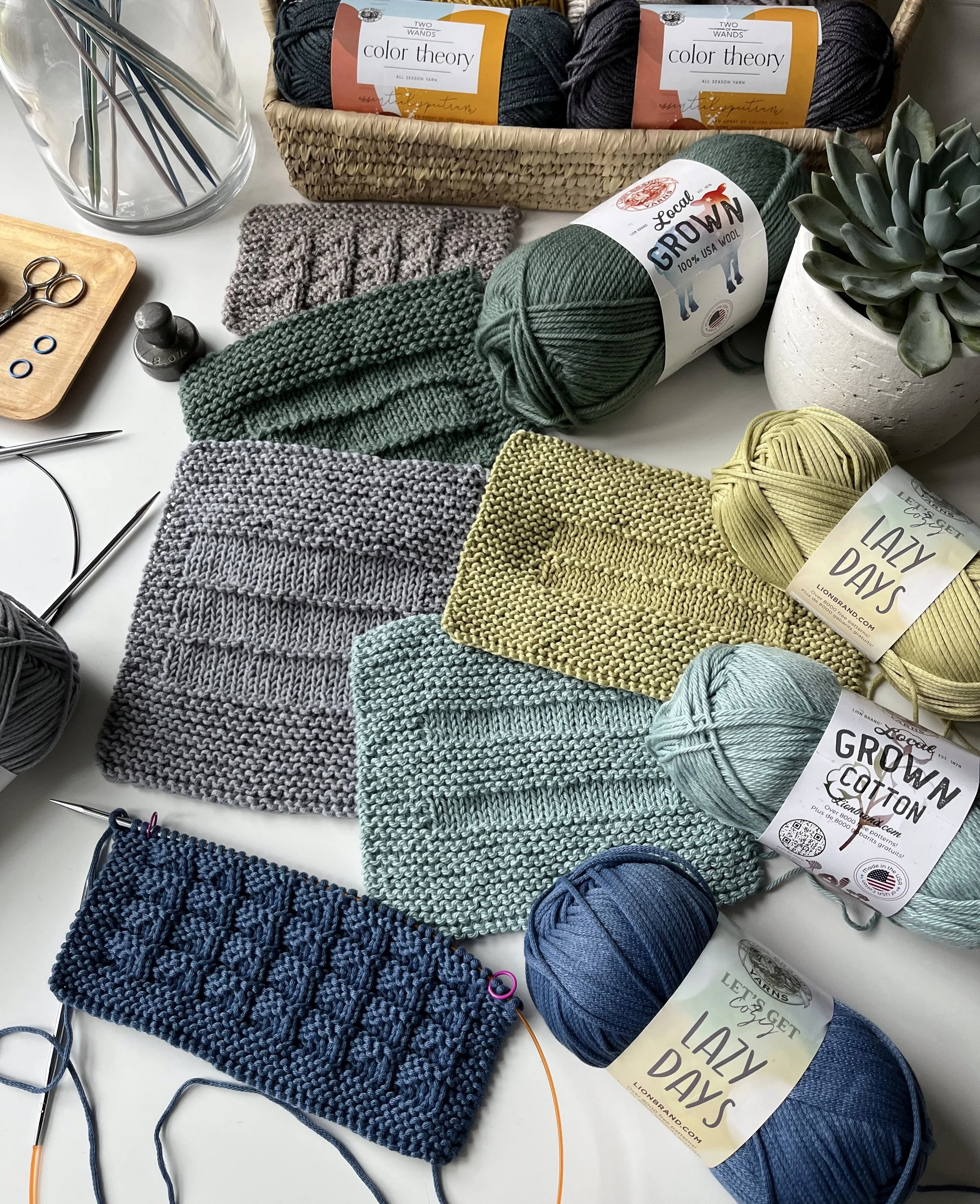 REVIEW: My Favorite Lion Brand Worsted and Aran #4 Weight Yarns